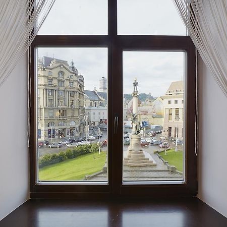 Apartment Mitskevycha Square 5 Львов Экстерьер фото