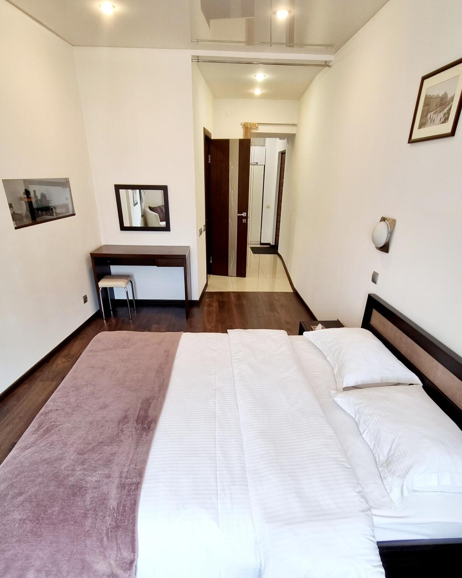Apartment Mitskevycha Square 5 Львов Экстерьер фото